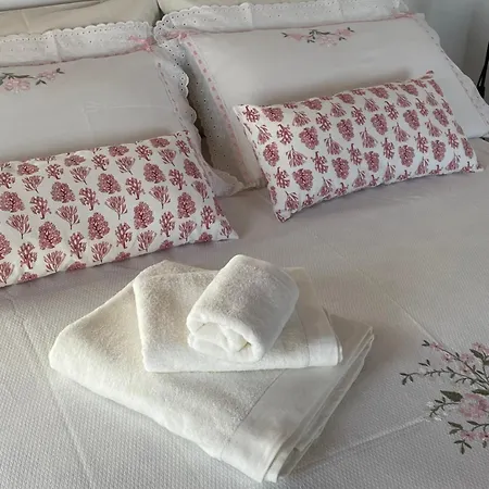 Karalis Flower Apartment *